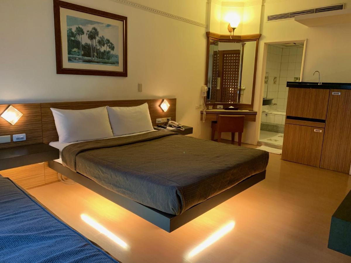 Yhc Hotel Tajnan Kültér fotó