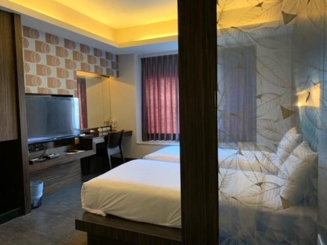 Yhc Hotel Tajnan Kültér fotó