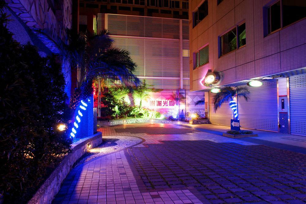 Yhc Hotel Tajnan Kültér fotó