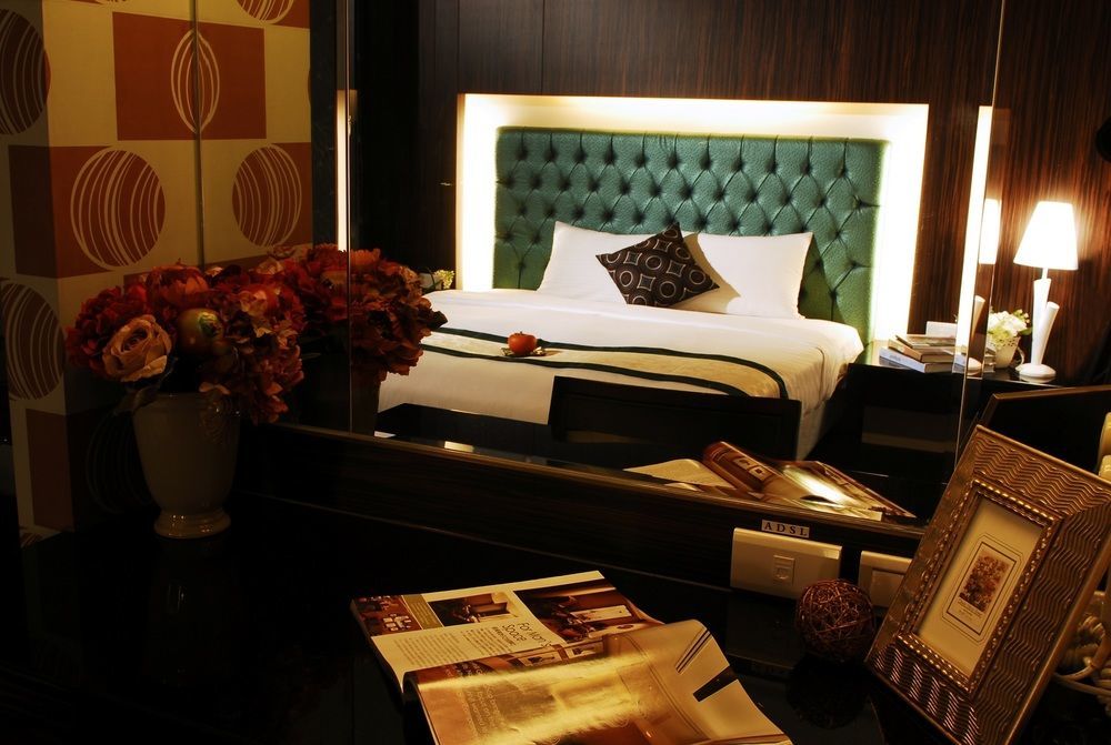Yhc Hotel Tajnan Kültér fotó