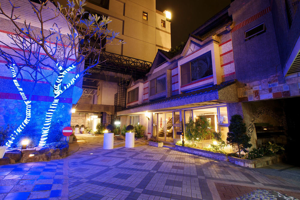 Yhc Hotel Tajnan Kültér fotó