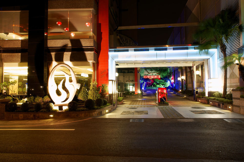 Yhc Hotel Tajnan Kültér fotó