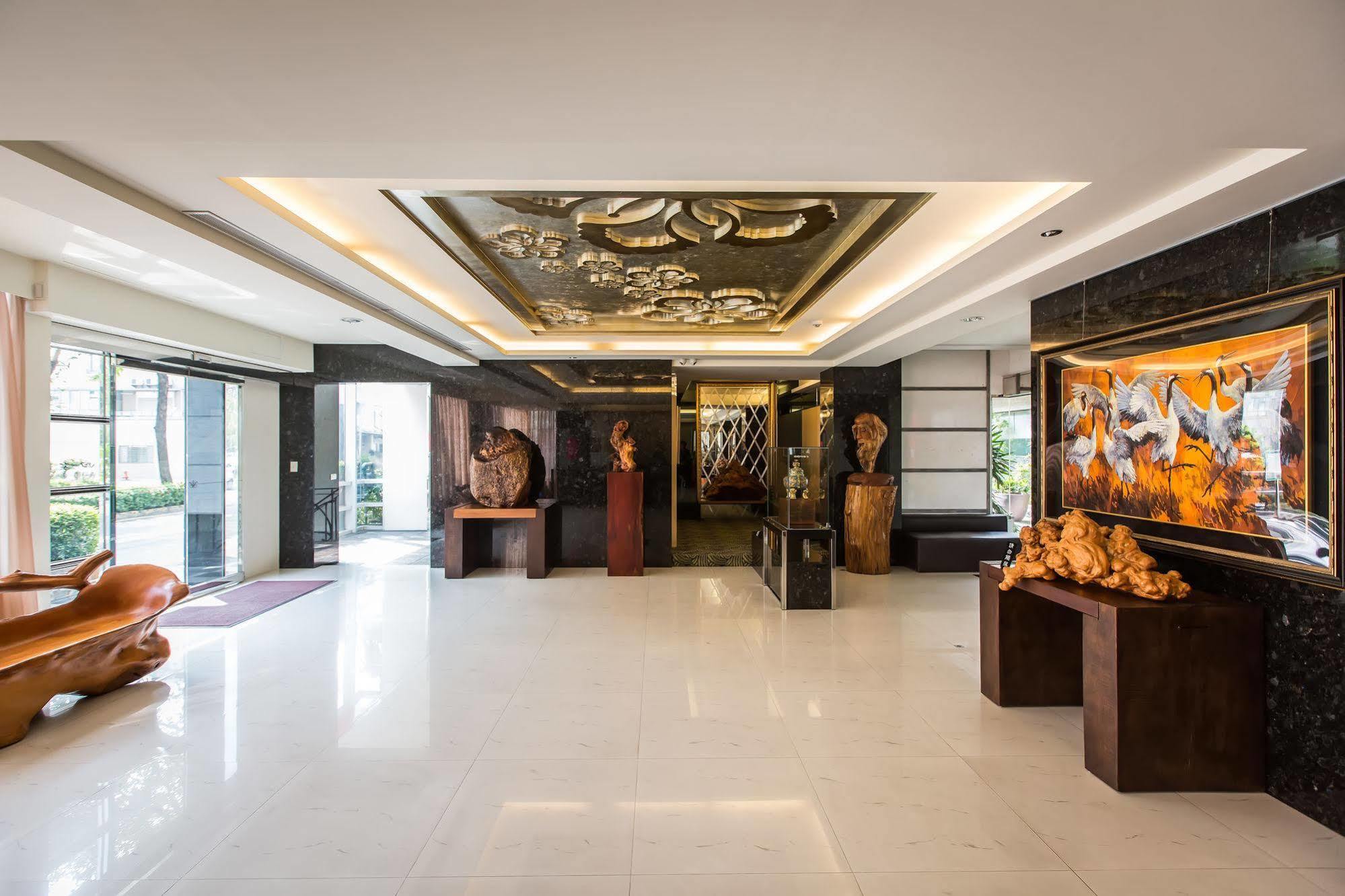 Yhc Hotel Tajnan Kültér fotó
