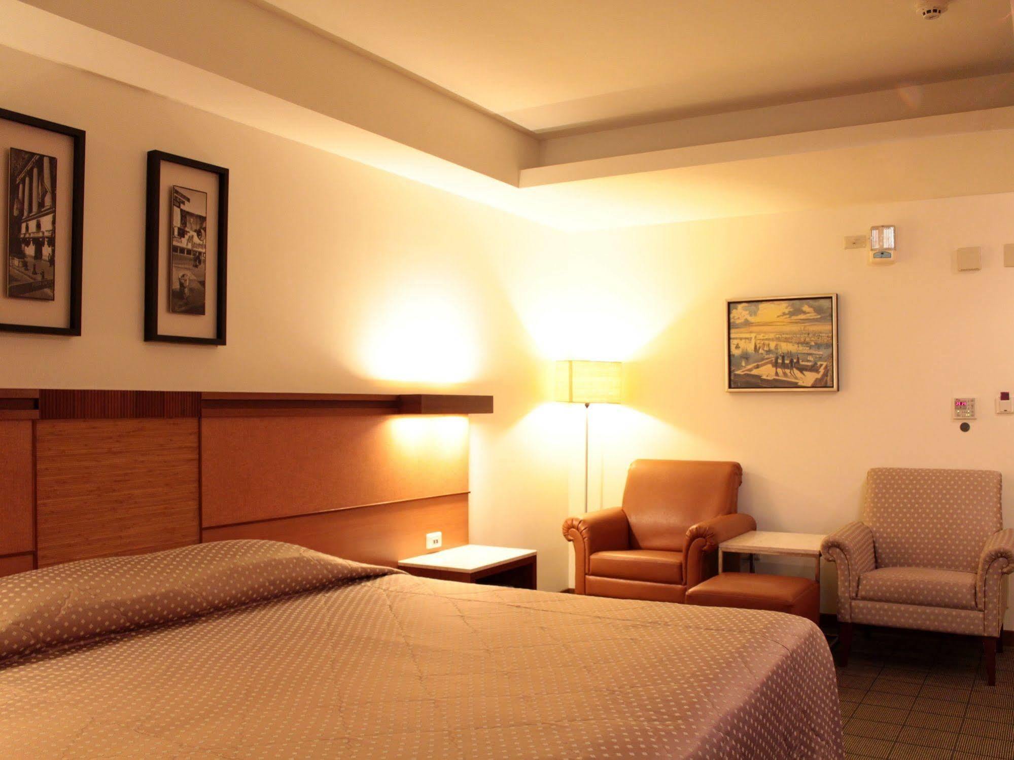 Yhc Hotel Tajnan Kültér fotó
