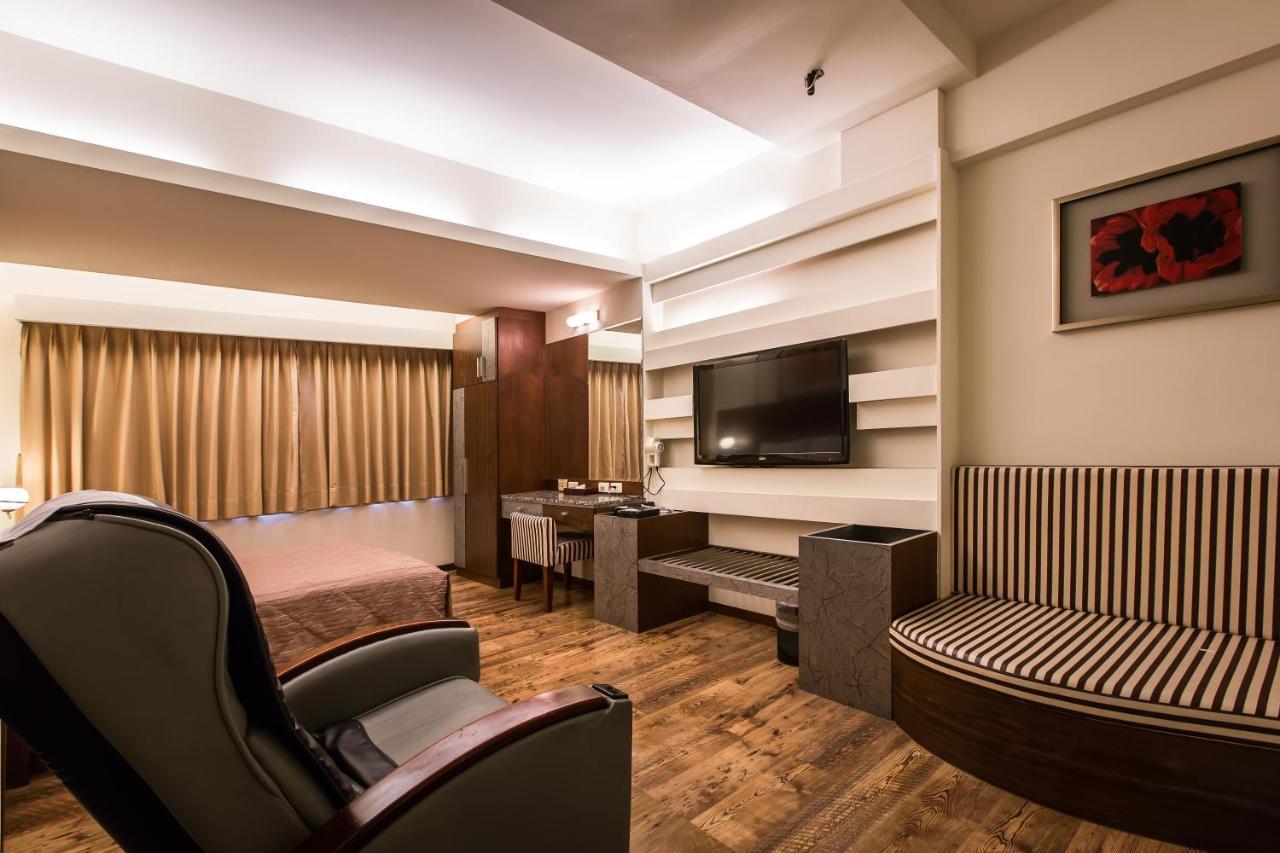 Yhc Hotel Tajnan Kültér fotó