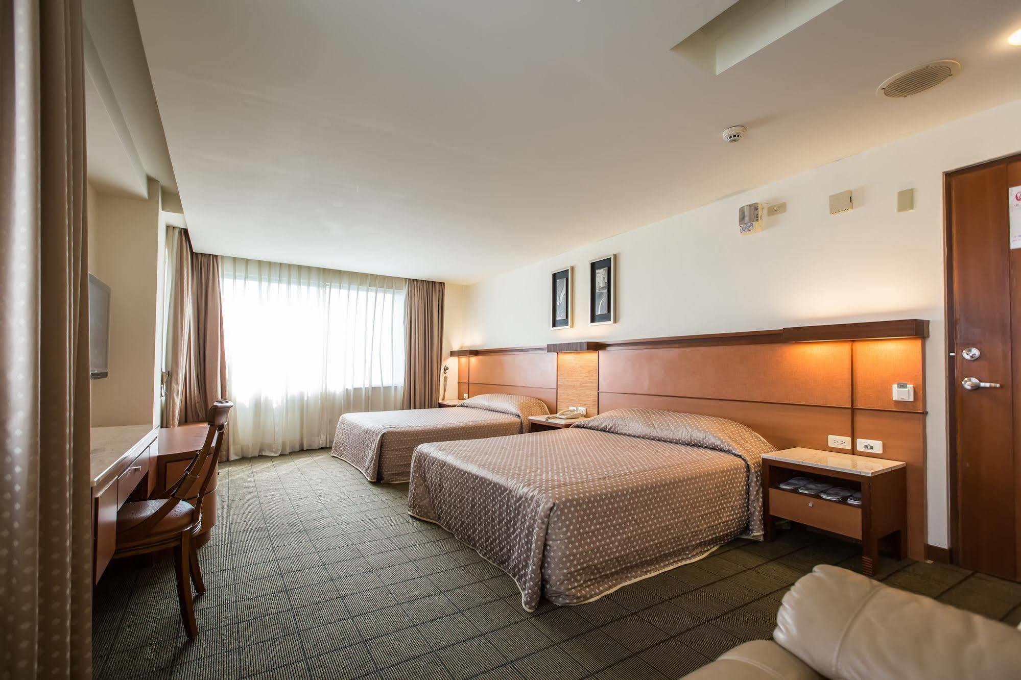 Yhc Hotel Tajnan Kültér fotó