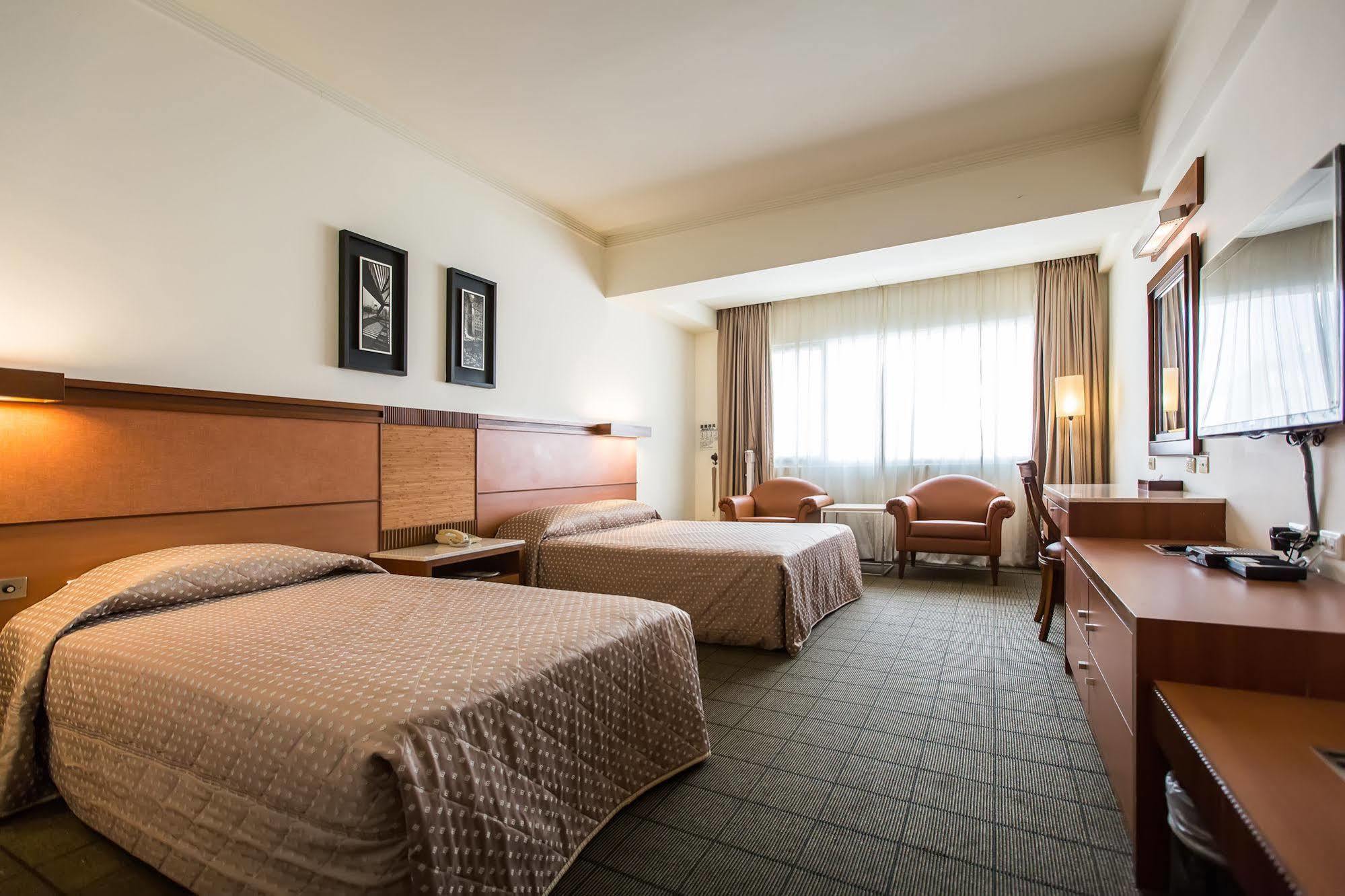 Yhc Hotel Tajnan Kültér fotó